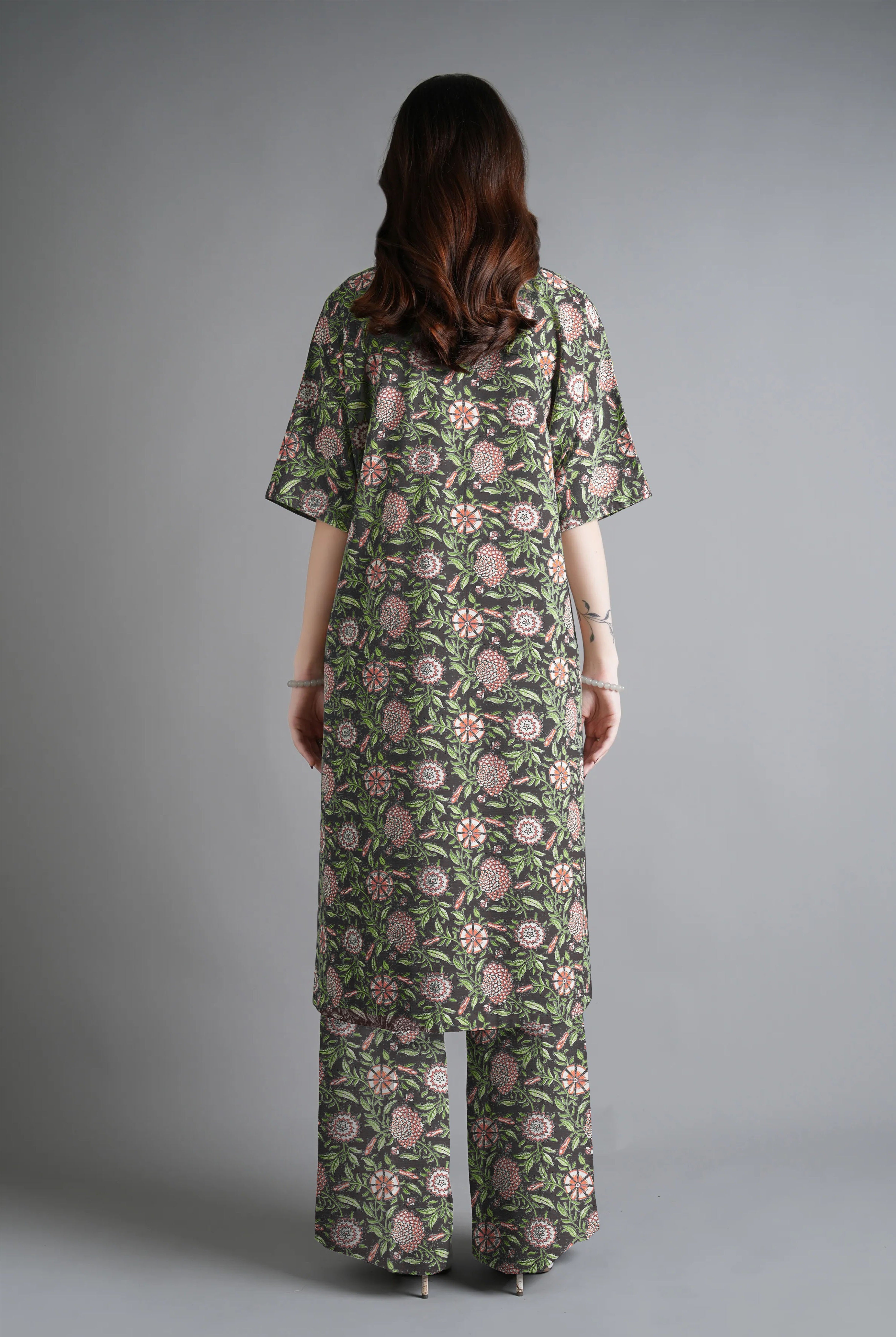 bareeze untitched linen