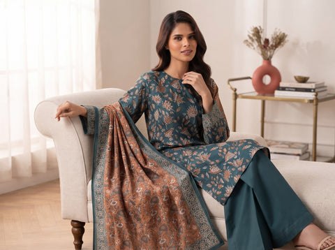 Unstitched Sapphire Printed Khaddar 3-Pc V8126D