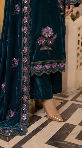 Zarmeen Emaan Premium Velvet Suit ZE-966 4