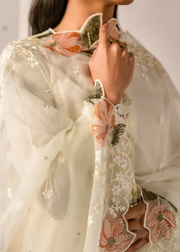 Lawn 3PC Zarmeen & Emaan Premium Code: 643 - Image 5