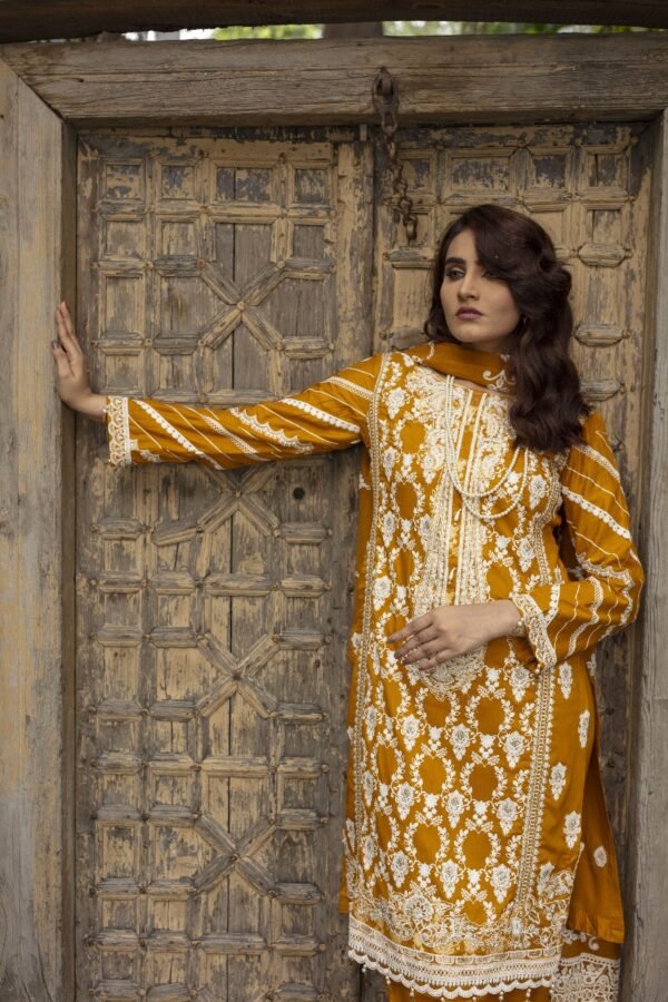 Premium EMB 3PC Zarmeen & Emaan Z.E-536 - Image 3