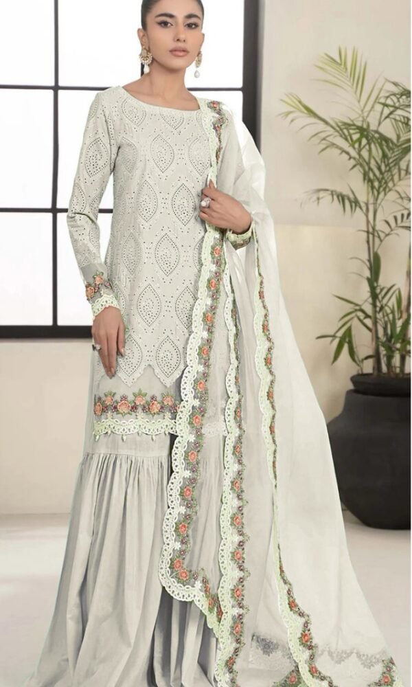 Lawn 3PC Zarmeen & Emaan Premium Code: 639