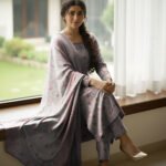 Print lawn vol-536 3pc B10 - Image 2